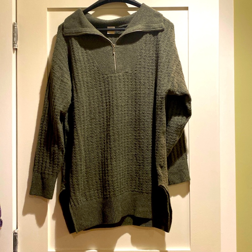 Lole sweater. Size Large.